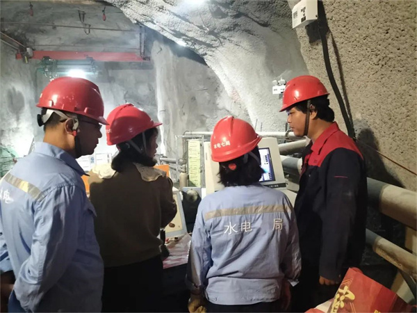 直擊安裝現場｜泰斯特精工精匠，筑起水電系統(tǒng)生產安全堡壘！